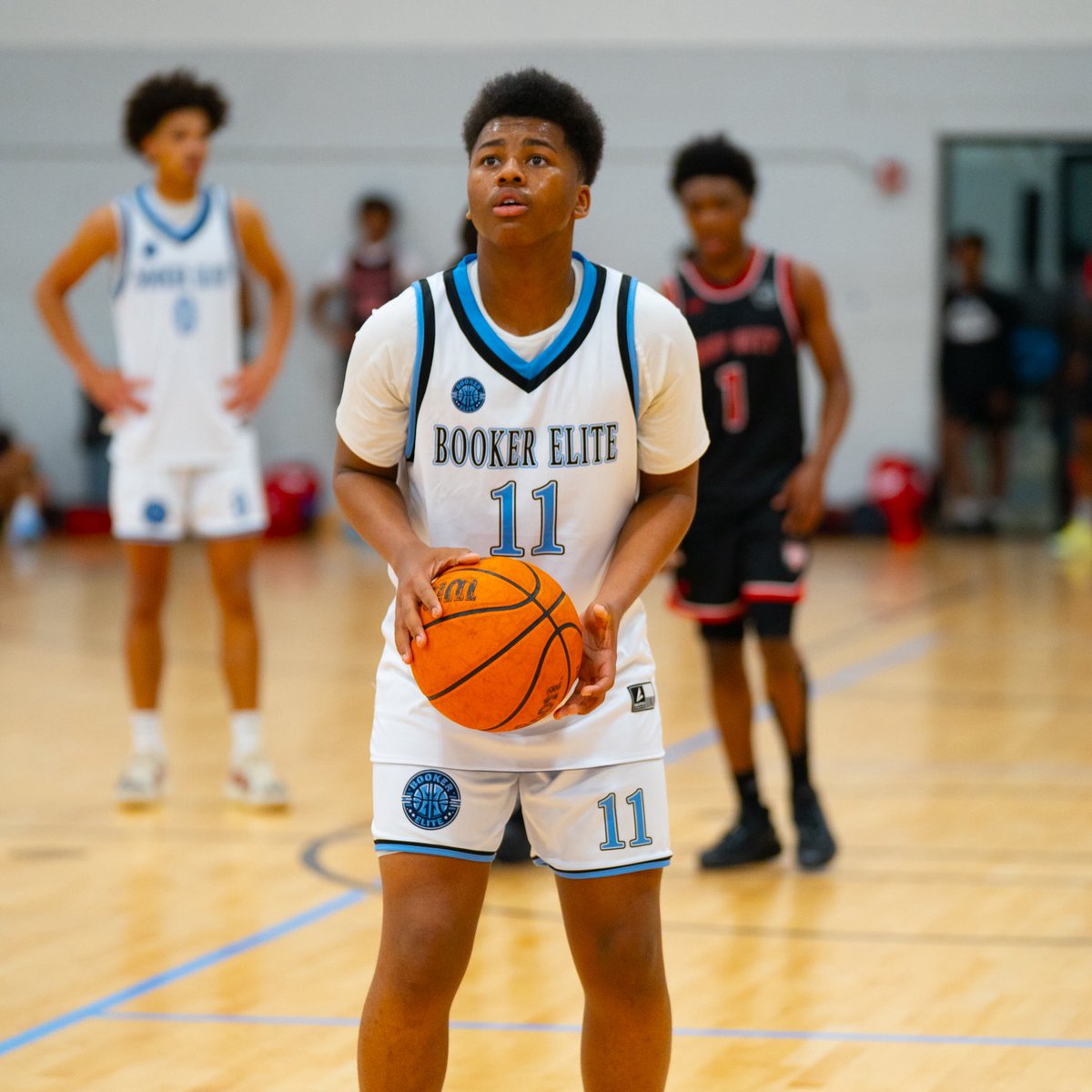 RECRUIT BOOKER ELITE ⬇️ 

Program Profile: prephoops.com/program/booker…

#PHBluffCityBlues