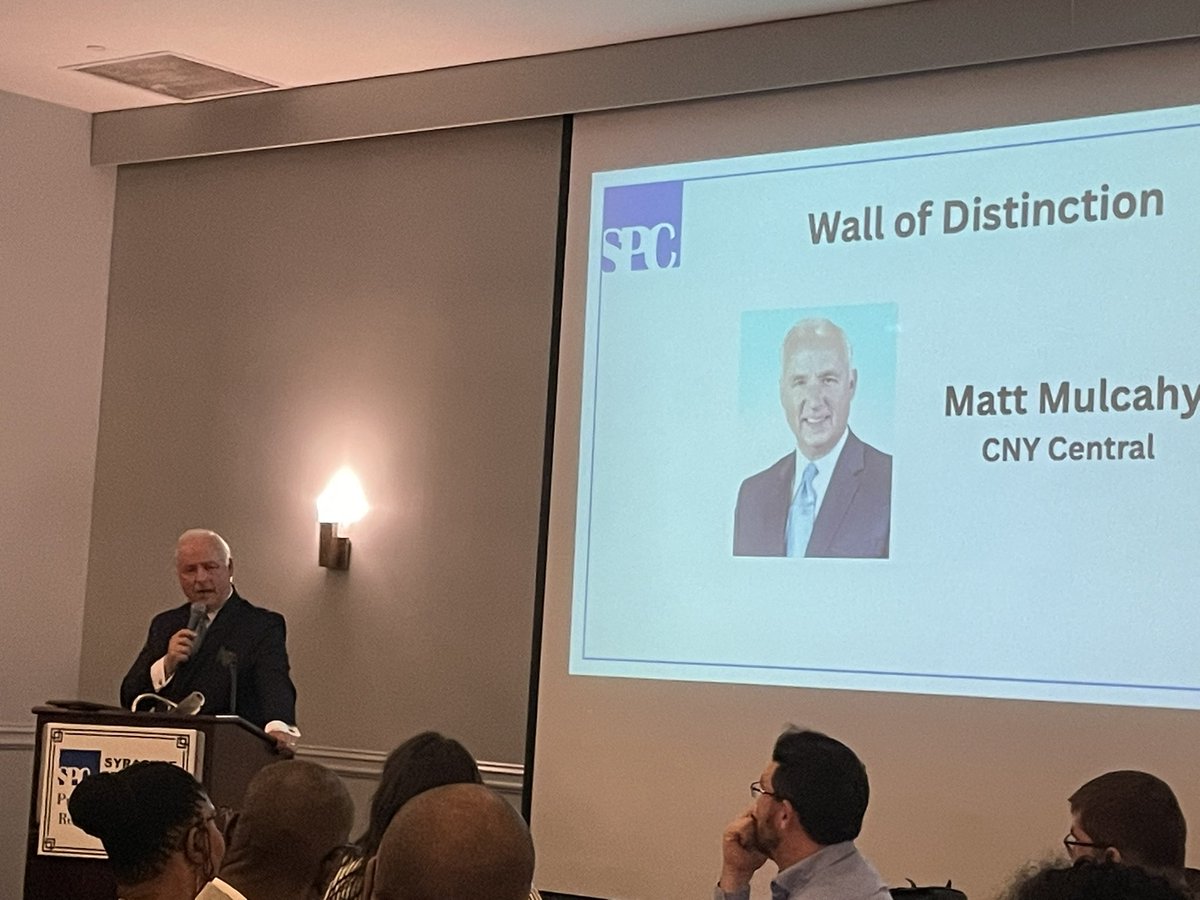 Congrats to <a href="/MattMulcahy/">MattMulcahy</a> of <a href="/CNYCentral/">CNY Central</a> for being added to the <a href="/syrpressclub/">Syracuse Press Club</a> Wall of Distinction this year. 📺 🦚 Well deserved!