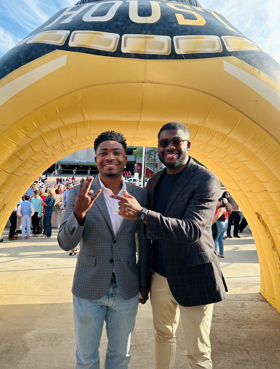 YOUNGEST EVER POWER 5 STUDENT BODY PRESIDENT (FIRST FRESHMAN), UNIVERSITY OF HOUSTON LEGEND, AND BEST BROTHER EVER

Happy ring day to my brother Josh. Welcome to the alum club (in a week)!!!!!!