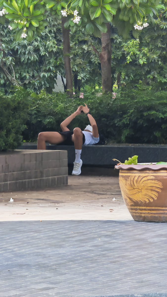 Nine_K_8 tweet media