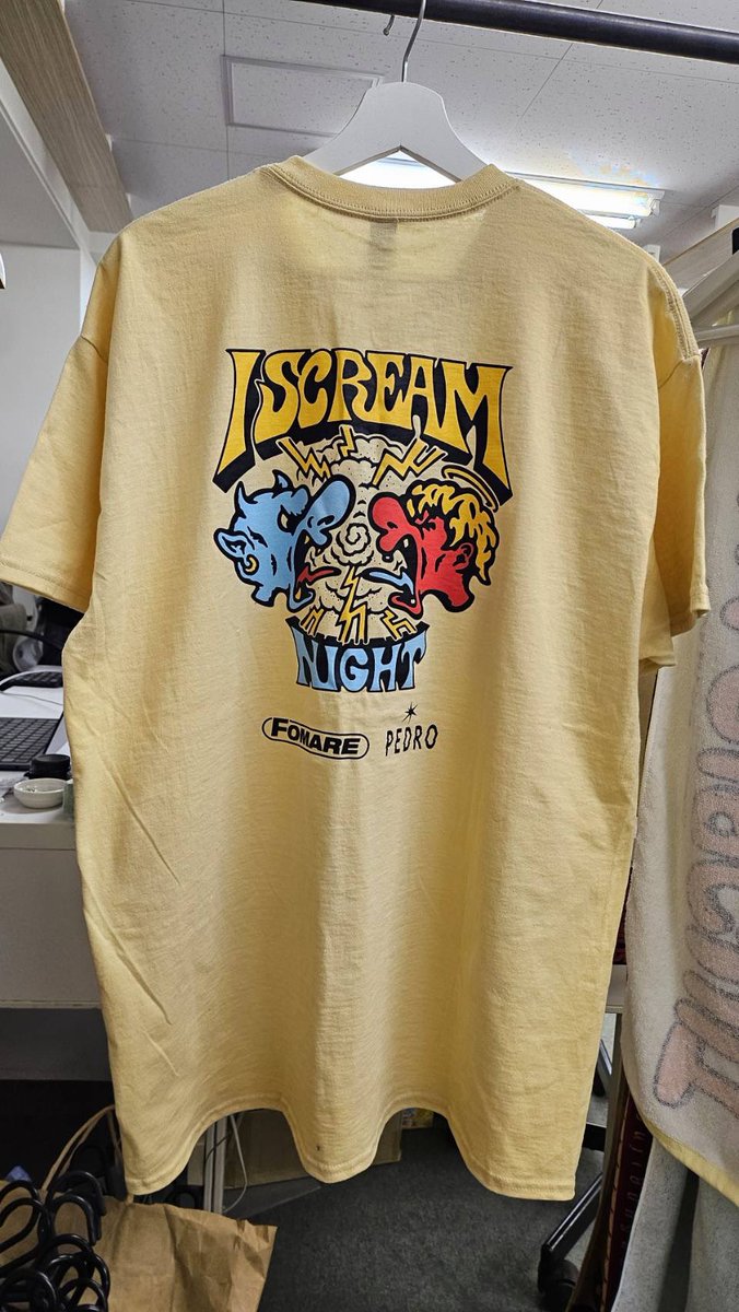 ソールドアウト

当日荷物は下北沢駅のコインロッカーか、
クロークに。

極小でオフィシャルteeあります。

先行物販もあり。

当日券なし。

撮影禁止。