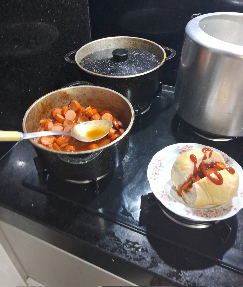 FIZ CACHORRO QUENTE!

Vou fazer 1 para cada seguidor meu.