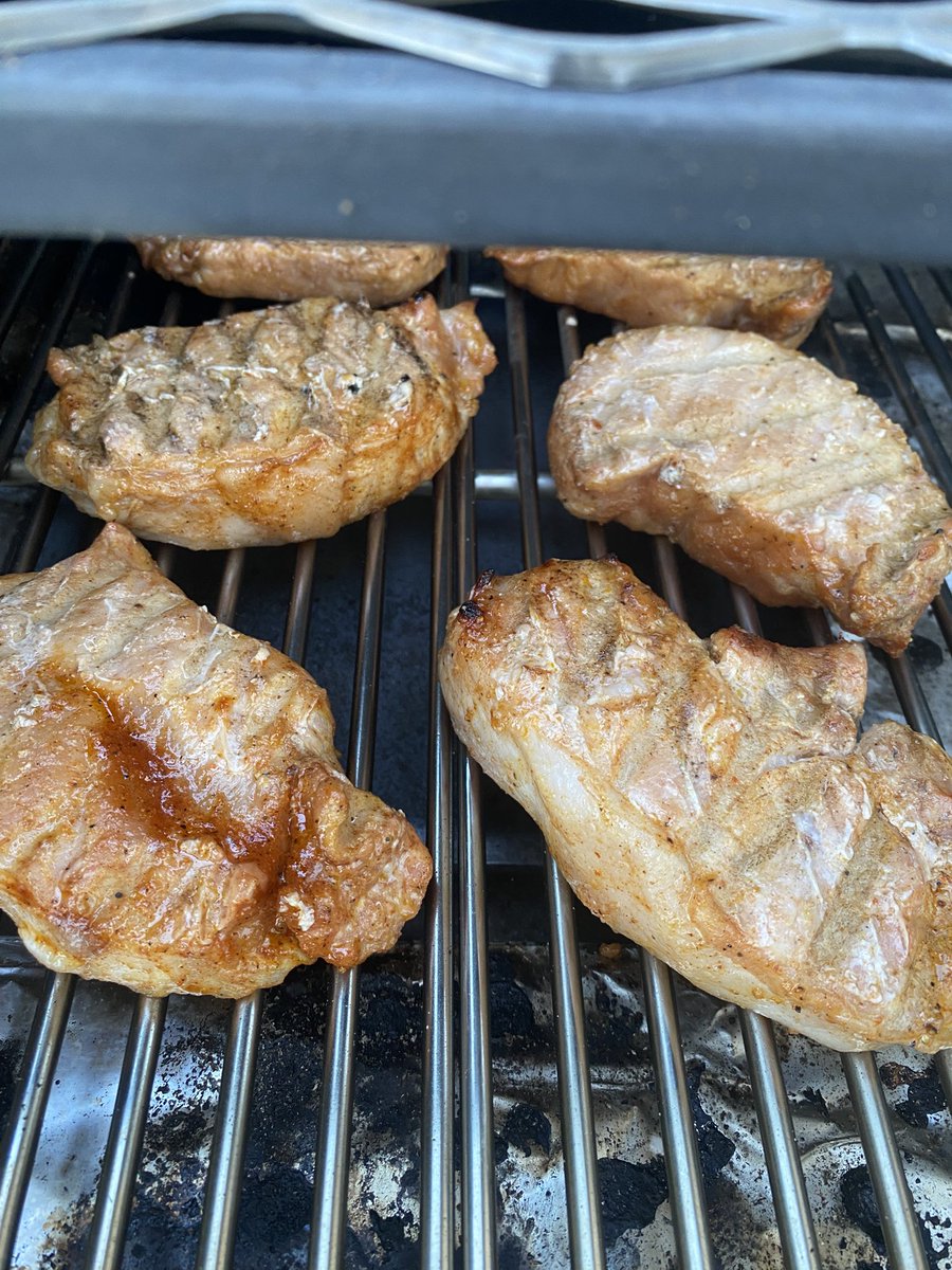 bjizzle56's tweet image. Chops it is... #Yoder #BBQ #Smoker #Grill