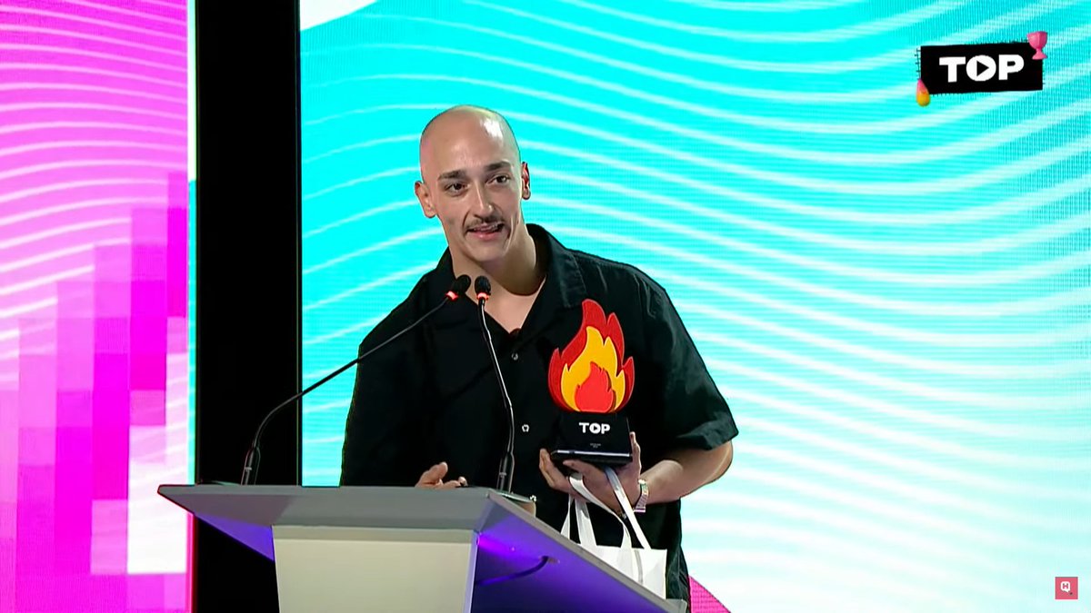 El Talent of People de Oro se lo lleva el único e inigualable <a href="/pelaokhe/">Alex Pelao</a> 

Felicidades por ser parte de este gran momento en donde decidimos premiar a toda la industria digital

El vivo se mira acá➡bit.ly/PremiacionTOP2…