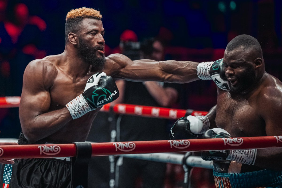 unicosportcd_'s tweet photo. Boxe : Retour en image sur le combat de Martin Bakole face à Efe Ajagba soldé par un nul (95-95).
+243 995 541 450
https://t.co/XqTrDufy9S
#Bakole #BakoleAjagba #Riyadhseason #Léopards #Congo #RDC @MartinBakole01 https://t.co/1tLV9g2v4w