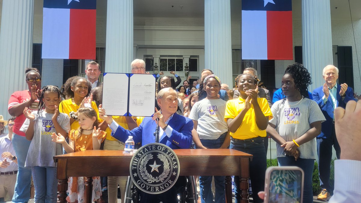 Julie Pickren (@julie4tx) on Twitter photo Fantastic day for Parents Rights & Families! Governor <a href="/GregAbbott_TX/">Greg Abbott</a> is Great example of Texas Grit & Never Give Up!🇺🇲🦅 #ParentsRights #Education Fantastic day for Parents Rights & Families! Governor <a href="/GregAbbott_TX/">Greg Abbott</a> is Great example of Texas Grit & Never Give Up!🇺🇲🦅 #ParentsRights #Education