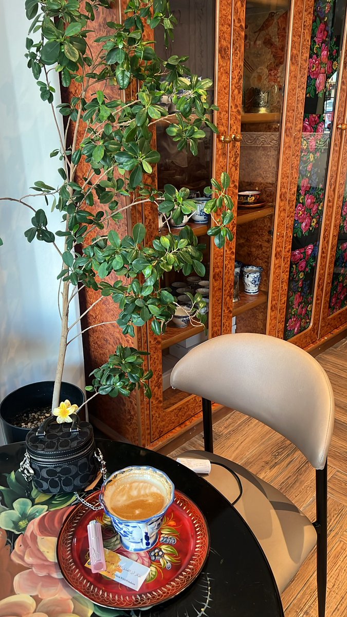 اتقّهوى على وصُوفك واتحلاك 🌷🤍