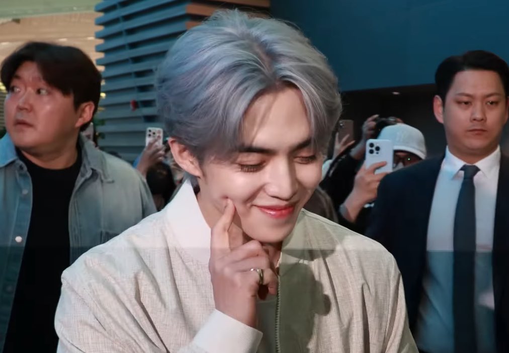 minghaocheol_'s tweet image. make sure u&apos;re using the right tags!!! let&apos;s keep being loud while we wait for him! 

👇👇
SCOUPS AT THE MET GALA
#SCOUPS #MetGala #MetGala2025 @pledis_17