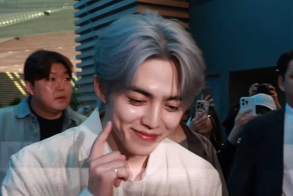 minghaocheol_'s tweet image. make sure u&apos;re using the right tags!!! let&apos;s keep being loud while we wait for him! 

👇👇
SCOUPS AT THE MET GALA
#SCOUPS #MetGala #MetGala2025 @pledis_17