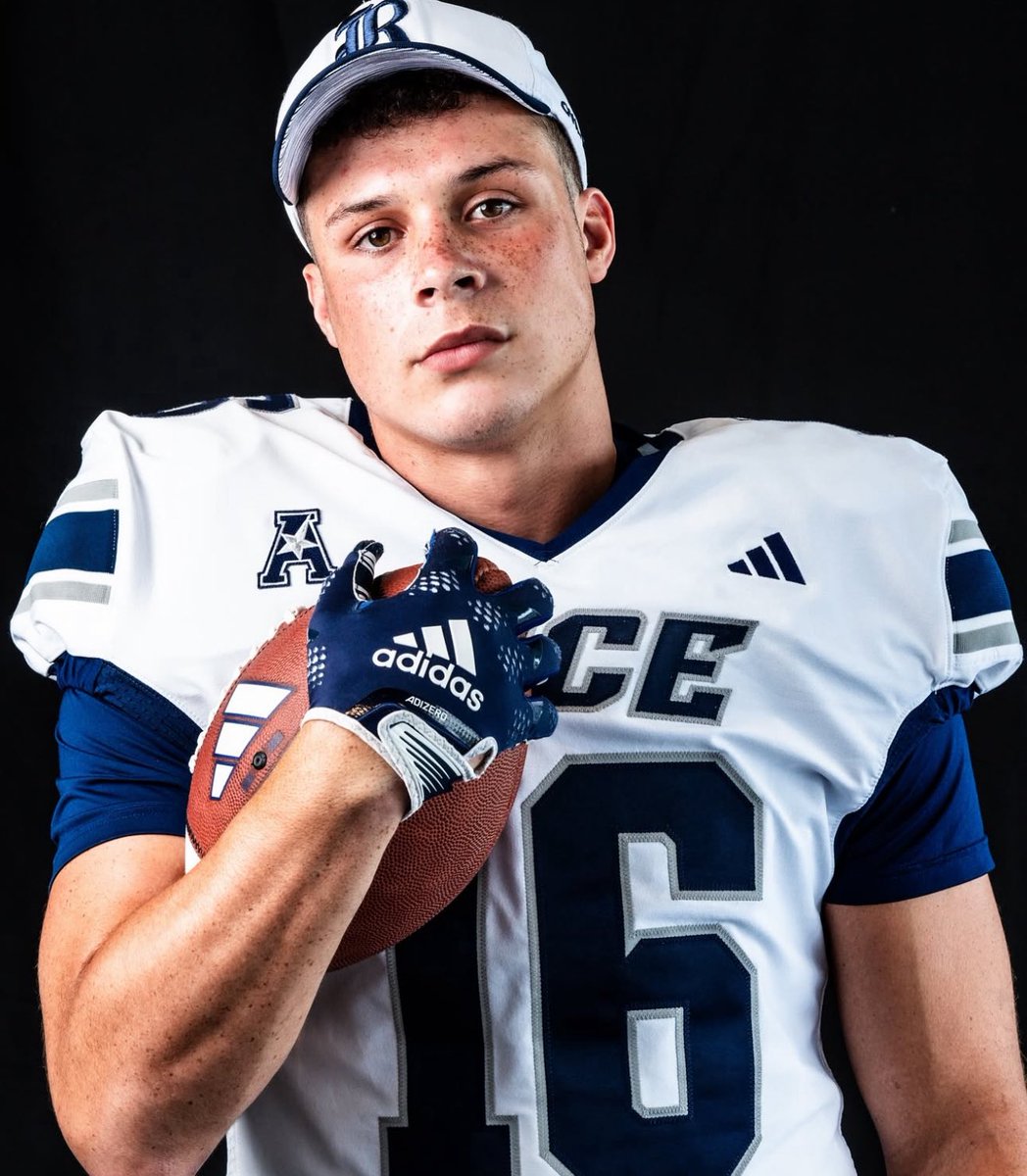 🚨🚨THIS IS AWESOME🚨🚨

#Chiefs superstar QB Patrick Mahomes brother Graham Walker was invited to KC rookie mini camp tryouts.

Graham was an All-American wide receiver at Brown and transferred to Rice, becoming a tight end.

An interesting storyline to keep an eye on 👀