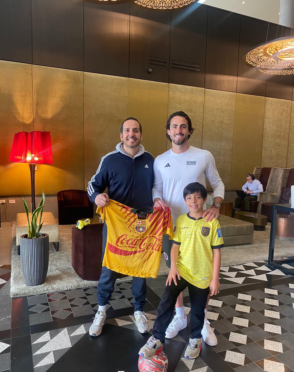 DanyAvilaC's tweet photo. Gracias Querido @LeoCampana9 por inspirar con Humildad, 
¡gran juego y gol hoy! Arriba 🇪🇨 ⚽️✊🏻  
la Tri espera por ti 

@diana_palma85 @VitoMunozU1 @CampanaPablo https://t.co/jEl1k4RUNe
