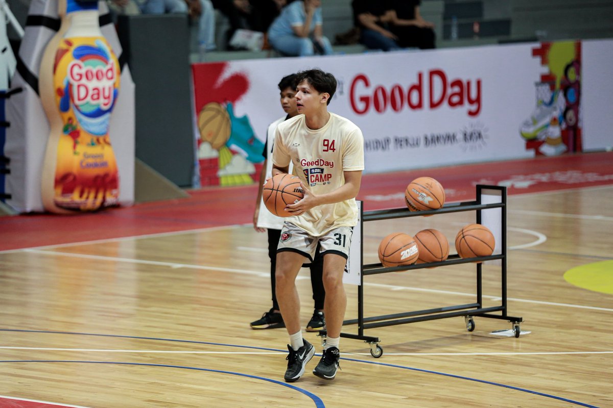 ternyata di acara IBL yg ada program All-Star-nya, ada Wironggo juga ya😍 dia mulai dikenal sejak tampil keren di ajang DBL kan? pemuda blasteran Jawa dari Jogja itu juga sempat ikut Kopi Good Day DBL Camp. huhu sayang bgt gue ga sempat lihat lgsg bcs lagi datang ke #DBLFest