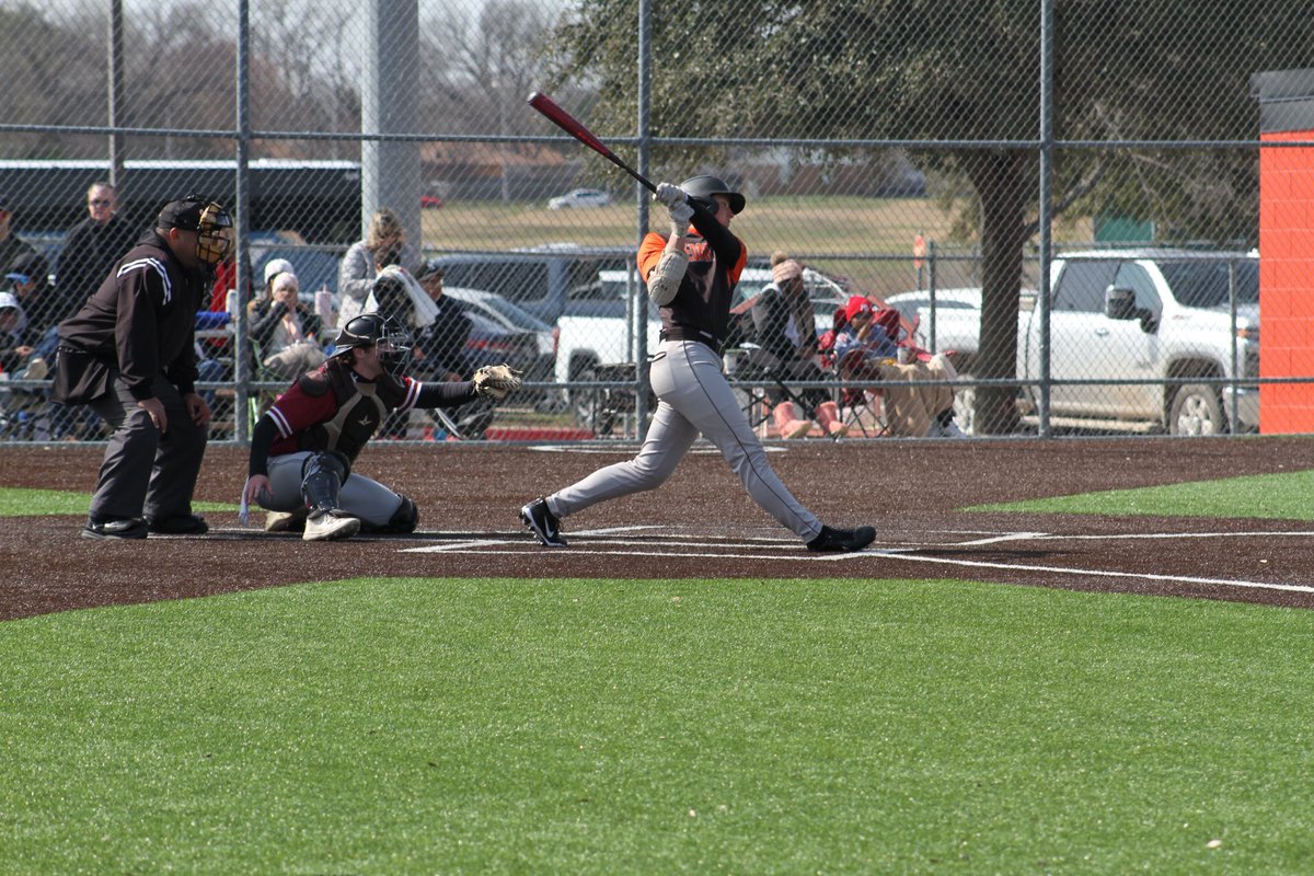 𝐒𝐮𝐧𝐬 𝐖𝐢𝐧 𝐒𝐞𝐫𝐢𝐞𝐬 𝐯𝐬. 𝐍𝐨. 𝟏𝟒 𝐁𝐞𝐚𝐫𝐬 

🗞️ cvcsuns.com/sports/bsb/202…

#StrongUnitedNeverSatisfied | #DACBaseball