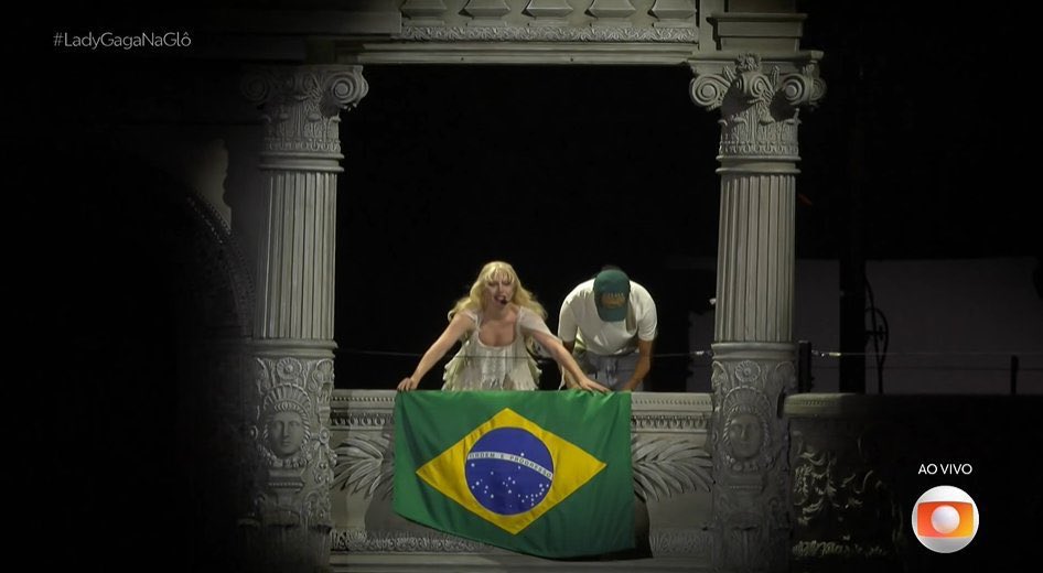 crisayonara's tweet image. mais de 1 milhão de pessoas com inveja do nicolas nesse momento, ele venceu