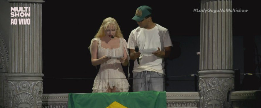 centralreality's tweet photo. Lady Gaga faz o seu primeiro discurso após ser eleita a PRESIDENTA do Brasil. 🇧🇷 #LadyGagaNaGlô https://t.co/GRzHNgNc1J