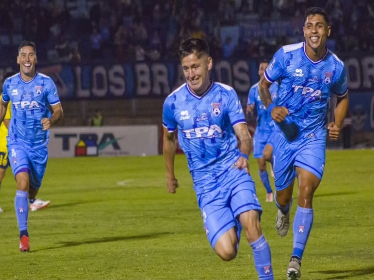 San Marcos venció a Deportes Recoleta en Arica y los mira a todos desde arriba en la Liga de Ascenso.
tinyurl.com/4ttwtm64