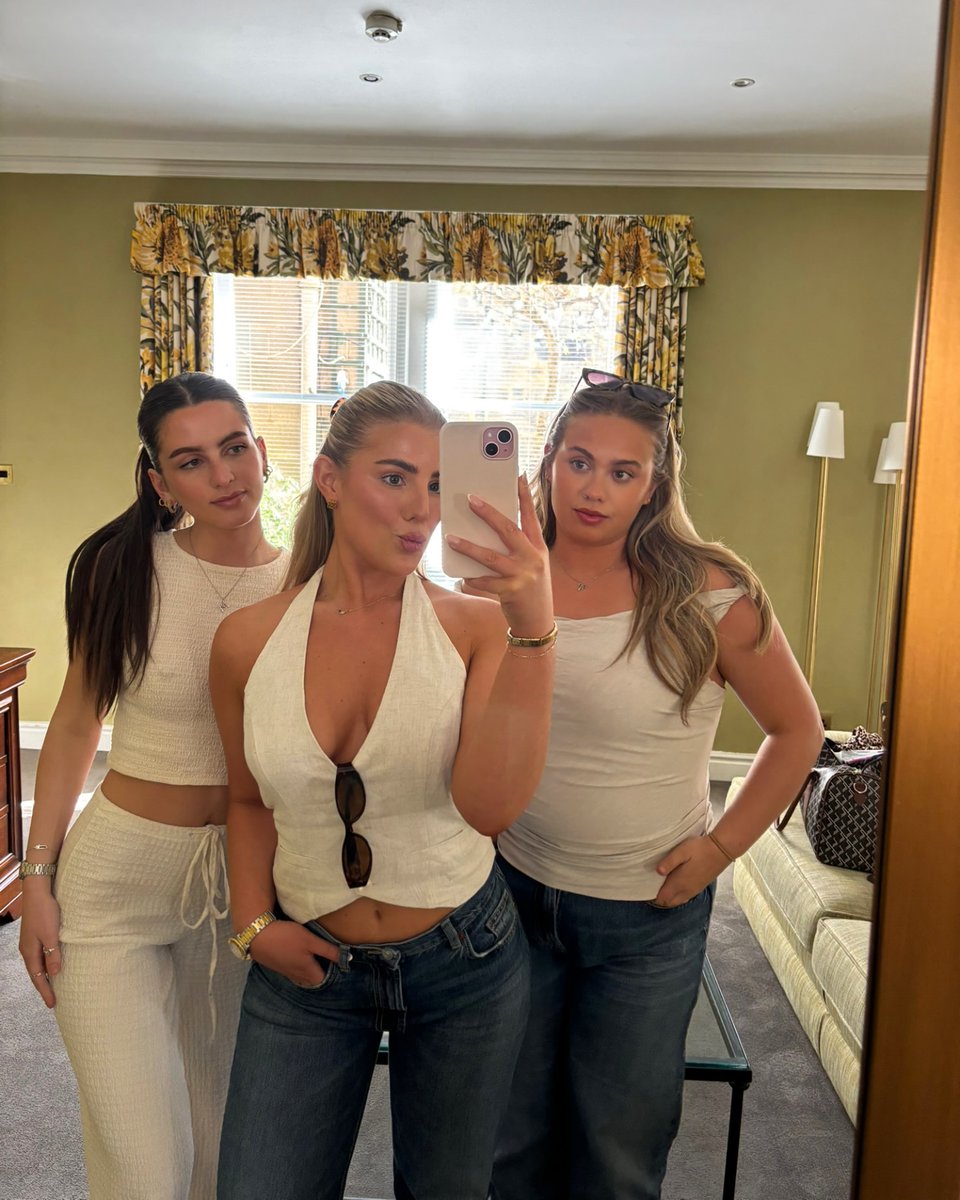 Nina_jack_'s tweet photo. Weekend well spend😍🥰#girlnight #Weekenders https://t.co/1SuL38iE3P