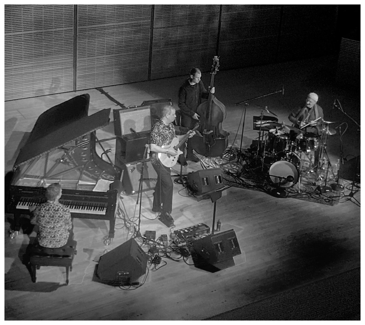 Brendan B (@1981brendanb) on Twitter photo Jazz guitarist Kurt Rosenwinkel performing “The Brahms Project” with keyboardist Jean-Paul Brodbeck, bassist Lukas Traxel, and drummer Jorge Rossy at Zankel Hall at Carnegie Hall. 5.3.25 #kurtrosenwinkel #jazzguitar #jazzmusic <a href="/carnegiehall/">Carnegie Hall</a> Jazz guitarist Kurt Rosenwinkel performing “The Brahms Project” with keyboardist Jean-Paul Brodbeck, bassist Lukas Traxel, and drummer Jorge Rossy at Zankel Hall at Carnegie Hall. 5.3.25 #kurtrosenwinkel #jazzguitar #jazzmusic <a href="/carnegiehall/">Carnegie Hall</a>