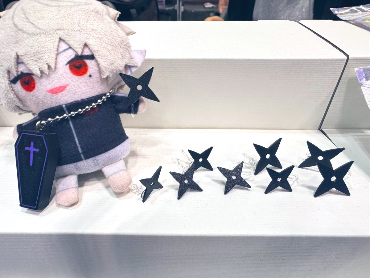 スパコミ2日目も まるロジ参加しています！

新たに手に持てる手裏剣を追加しました！
ぜひご試着ください🙏

#スパコミ
#SUPERCOMICCITY32 
#artevarie124