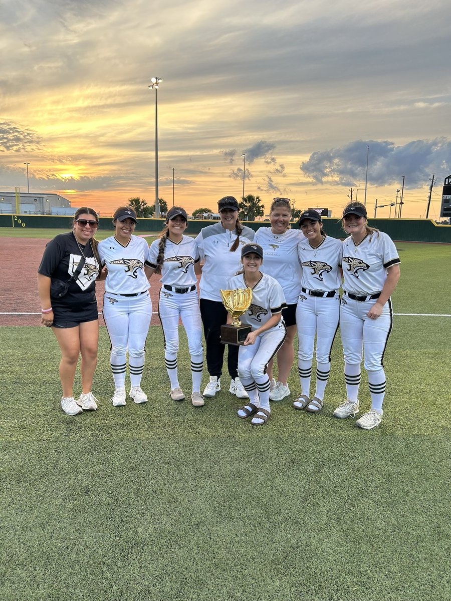 Johnson Softball🥎 (@johnsonjagssb) on Twitter photo A time was had in Corpus!
Jags take down Weslaco in game three!
Round three here we come.
Let’s go meet ‘em.
<a href="/JhsJags/">JHSJags</a> <a href="/JagsClub/">JAGS Athletic Booster Club</a> <a href="/CoachLMoffett/">Lance Moffett</a> <a href="/CoachCarlin/">Sam Carlin</a> A time was had in Corpus!
Jags take down Weslaco in game three!
Round three here we come.
Let’s go meet ‘em.
<a href="/JhsJags/">JHSJags</a> <a href="/JagsClub/">JAGS Athletic Booster Club</a> <a href="/CoachLMoffett/">Lance Moffett</a> <a href="/CoachCarlin/">Sam Carlin</a>