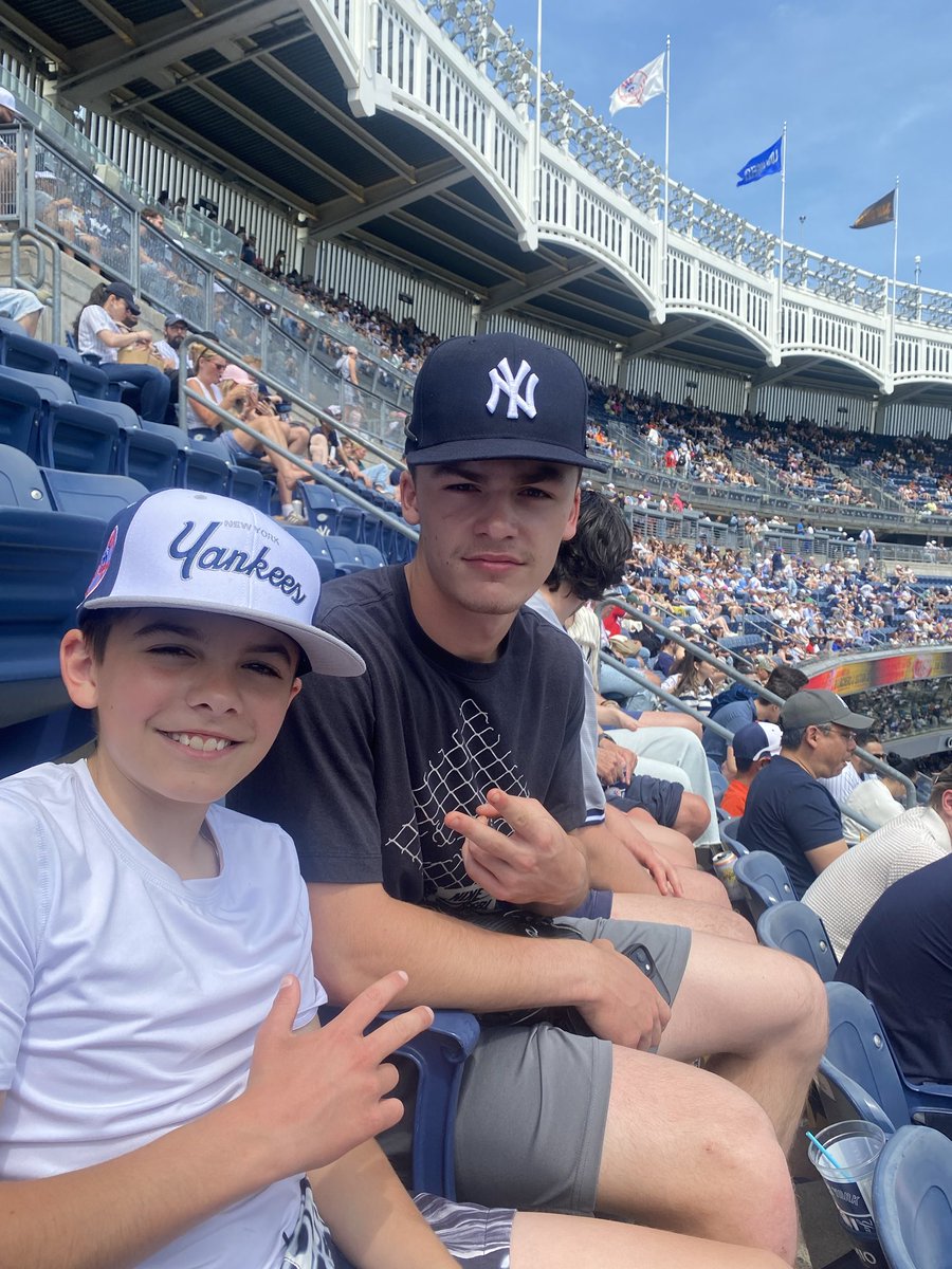 TRdg (@reddingnreading) on Twitter photo 