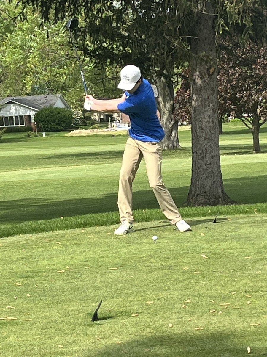 Hot Dog golfers finished 16th scoring a 365 in an 18 team field at the Frandsen Invitational on Saturday.  The competition included 6 of the top rated 20 team in a most recent poll. Winning team unrated Brownsburg edged #1 Westfield by 1 stroke 293- 294.  Three FHS golfers place