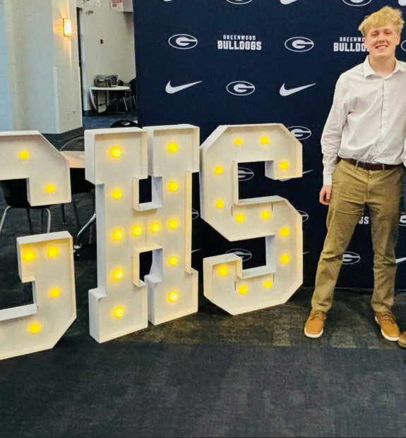 12jack_scott's tweet photo. GHS 2025 basketball banquet. Jack lettered and led the Varsity team in three pointers made this season (56). https://t.co/Nd8i6Hd6sN
