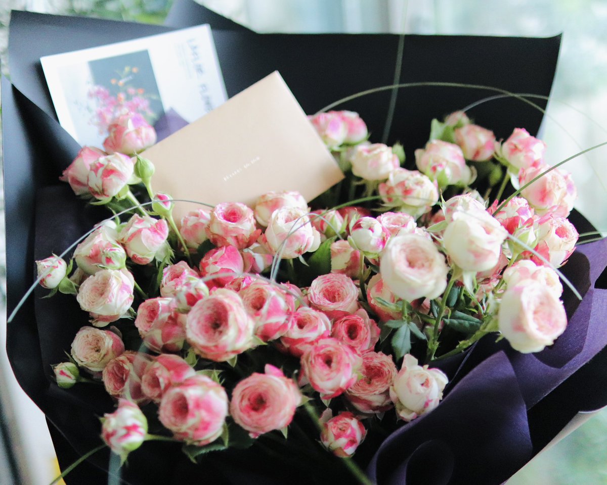 🧡웹필고 완결 축하와 새로운 시작을 응원해주시며 우토님🐰께서 보내주신 예쁜 꽃다발💐정말 감사합니다💖🥹👍