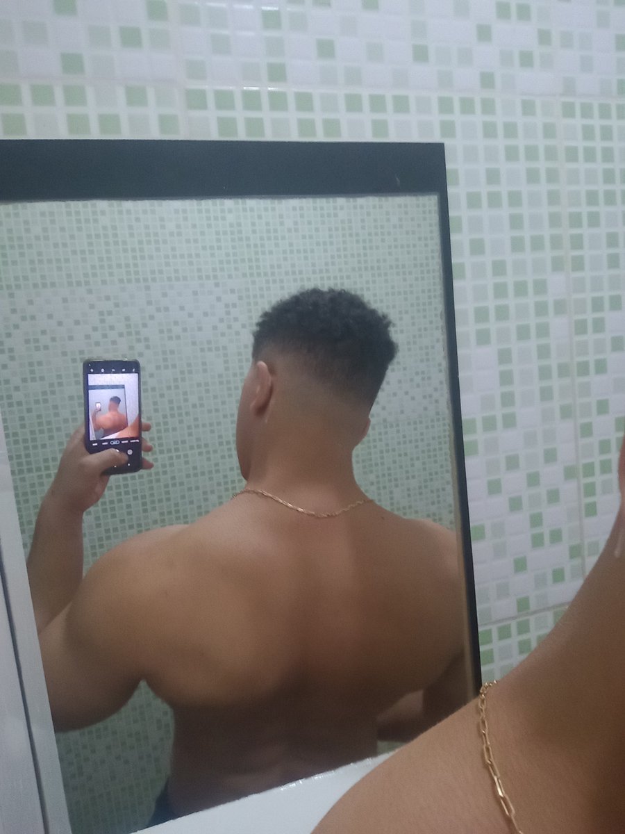 novindasep's tweet photo. Boa noite eu passando na tml de vcs, sou amostrado foi mal 😜🥵 (terminando o bulking, agora foco em secar) https://t.co/73K9i18aA7