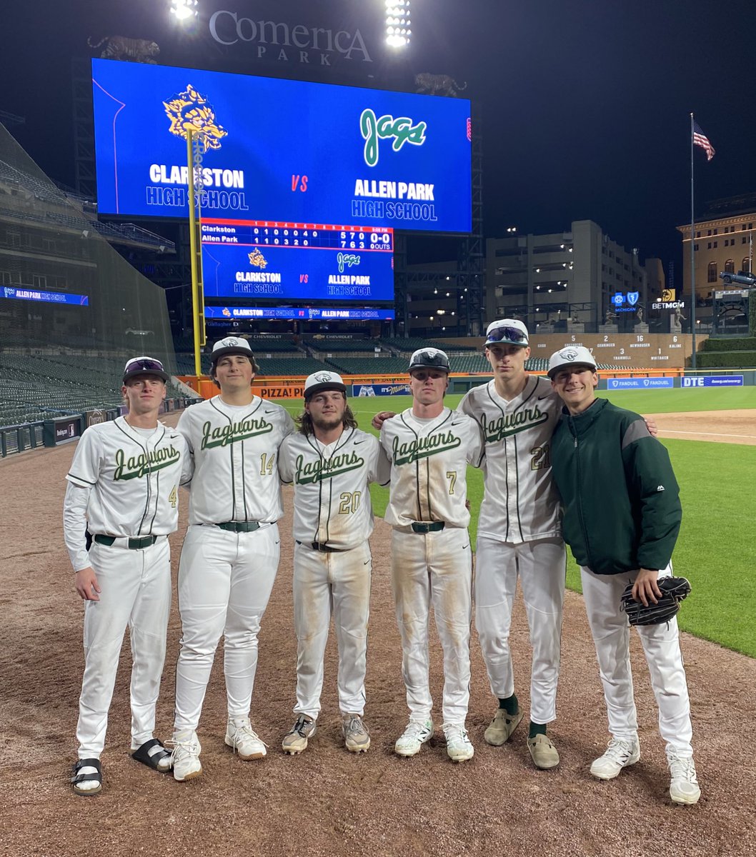 Big night for a bunch of current and former Patriots who won at Comerica Park tonight with Allen Park HS. 

Great memories for Joey Sackrison, Joey Ramey, Luke MacDonald, Aaron Stewart, Ryan Lawyer, and Reece Phillips.