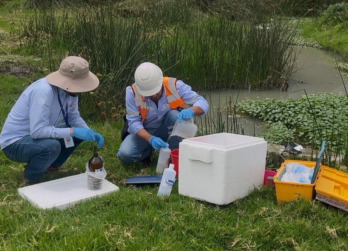 Min. de Ambiente, Agua y Transición Ecológica 🇪🇨 (@ambiente_ec) on Twitter photo Durante la jornada, en coordinación con personal técnico de la Agencia de Regulación y Control del Agua (<a href="/Reg_aguaEc/">Agencia de Regulación y Control del Agua</a>), se tomaron muestras de agua residual en tres puntos: PTAR Camuendo, estación de bombeo Pivarinsig y PTAR Araque; conforme a la normativa ambiental vigente. Durante la jornada, en coordinación con personal técnico de la Agencia de Regulación y Control del Agua (<a href="/Reg_aguaEc/">Agencia de Regulación y Control del Agua</a>), se tomaron muestras de agua residual en tres puntos: PTAR Camuendo, estación de bombeo Pivarinsig y PTAR Araque; conforme a la normativa ambiental vigente.
