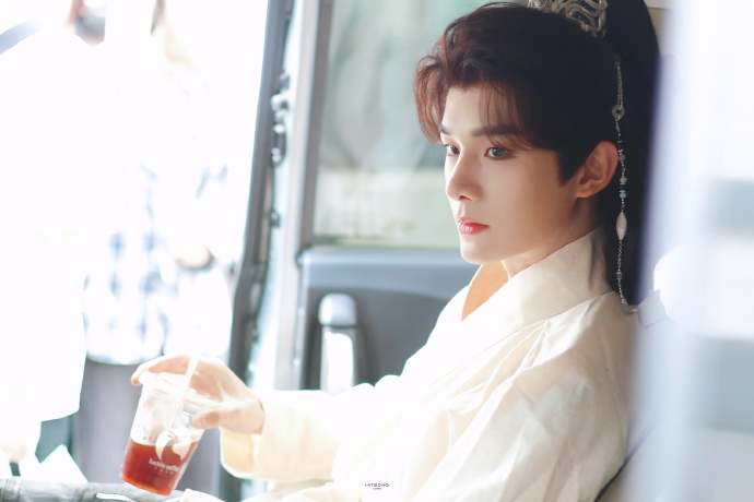 YaochensClub_TH's tweet photo. [ 📸250504]

คุณนักแสดงเหยาเชินเข้ากองวันแรกแล้ว ขอให้การถ่ายทำราบรื่นนะครับ ❤️

©️HitSong·姚琛
#YAOCHEN #姚琛 #야오천 #เหยาเชิน https://t.co/0CncPOvn6U