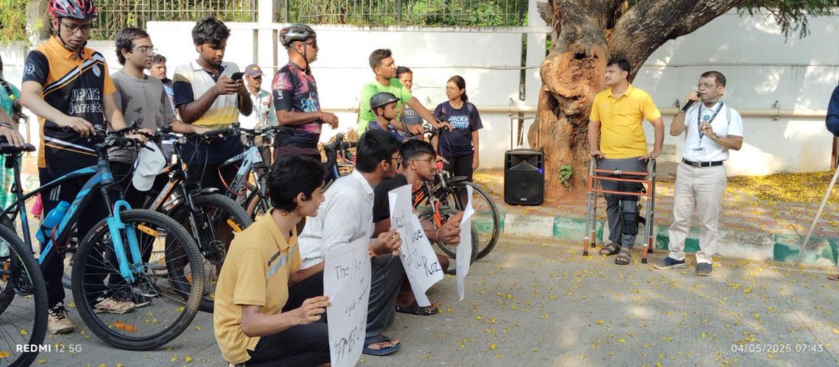 OfficialJipmer's tweet image. A big THANK YOU to everyone who joined today’s #SundayOnCycle at #JIPMER!
Great energy, great turnout & great spirit!
Let’s keep moving towards a healthier tomorrow.
#FitIndiaMovement #JIPMERFit #CycleForHealth #FitnessKiDoseAadhaGhantaRoz #JIPMERPRO