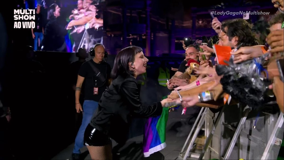 updatecharts's tweet image. 🚨 Chega ao fim o show HISTÓRICO de Lady Gaga em Copacabana!

Após quase 13 anos desde a última vez no país, a artista retorna para fazer a maior performance de sua carreira. OBRIGADA PELA HONRA DE TER VOCÊ COMO CANTORA, GAGA! 🥹🇧🇷