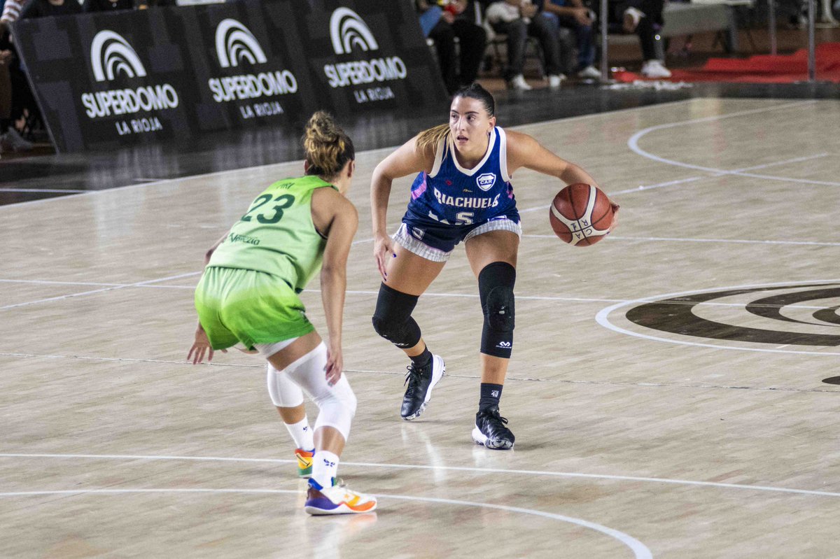 Amamos el Básquet (@amamoselbasquet) on Twitter photo 🐺 | 𝐇𝐀𝐁𝐑𝐀 𝐉𝐔𝐄𝐆𝐎 𝐃𝐄𝐅𝐈𝐍𝐈𝐓𝐎𝐑𝐈𝐎
🏆 | <a href="/LFBArgentina/">La Liga Femenina</a>
➡️ Final
✔️ <a href="/RiachueloClub/">Club Atlético Riachuelo</a> (1) 72-50 (1) <a href="/ferrobasquetok/">Ferro Carril Oeste Basquet</a> ✖️
Riachuelo fue contundente en casa y estiró la Final a un tercer juego. <a href="/garciaagussol/">Agustina García.</a> (23) y <a href="/JulietaArmesto/">Julieta Armesto</a> (17) lideraron al Eterno.
📸 LFB 🐺 | 𝐇𝐀𝐁𝐑𝐀 𝐉𝐔𝐄𝐆𝐎 𝐃𝐄𝐅𝐈𝐍𝐈𝐓𝐎𝐑𝐈𝐎
🏆 | <a href="/LFBArgentina/">La Liga Femenina</a>
➡️ Final
✔️ <a href="/RiachueloClub/">Club Atlético Riachuelo</a> (1) 72-50 (1) <a href="/ferrobasquetok/">Ferro Carril Oeste Basquet</a> ✖️
Riachuelo fue contundente en casa y estiró la Final a un tercer juego. <a href="/garciaagussol/">Agustina García.</a> (23) y <a href="/JulietaArmesto/">Julieta Armesto</a> (17) lideraron al Eterno.
📸 LFB