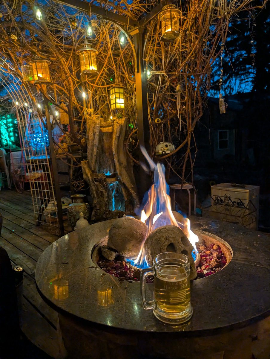 davejacobs's tweet image. Beautiful Saturday night...gotta love an early spring