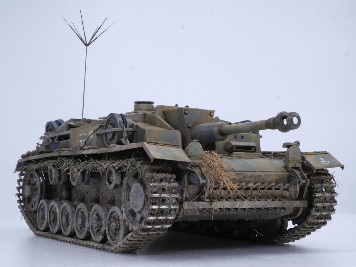 RockkenModel's tweet image. 1/35 ドラゴン Ⅲ号突撃砲 F型
車体は概ね完了です。
アフリカ色とジャーマングレーの2色迷彩、格好良い!