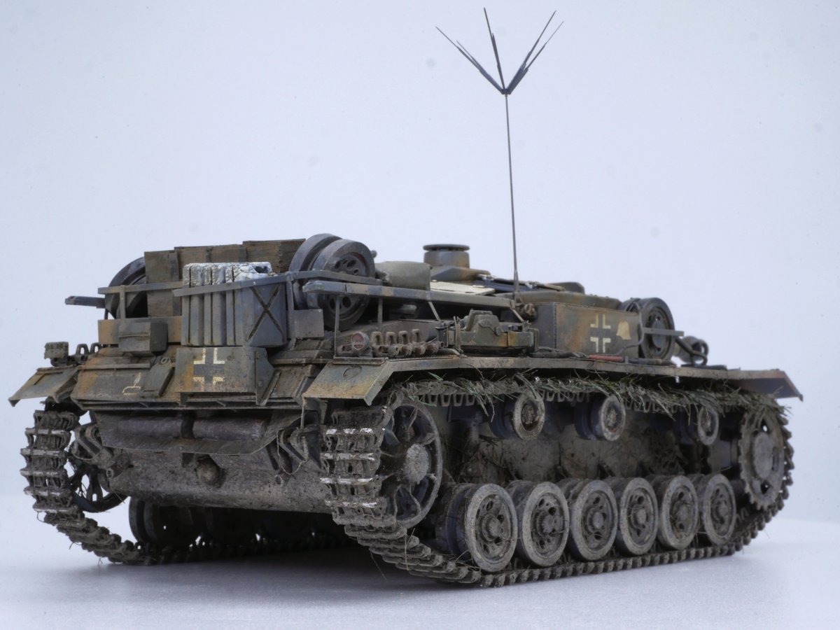 RockkenModel's tweet image. 1/35 ドラゴン Ⅲ号突撃砲 F型
車体は概ね完了です。
アフリカ色とジャーマングレーの2色迷彩、格好良い!