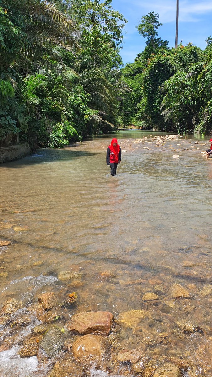 deeayang's tweet photo. Program ziarah "setulus kasih" hari ini 4/5/2025 sempat healing sekejap di Sungai Kg Melamam Sipitang. 15 minit rendam kaki https://t.co/f6MPVE2JFD