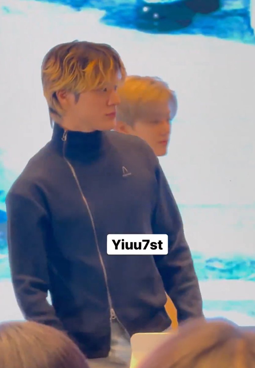 เจโน่วันนี้หล่อมากได้เห็นผมทูโทนชัดๆและ พร้อมลอนมาม่า หล่อมากอ่ะ😭😭😭