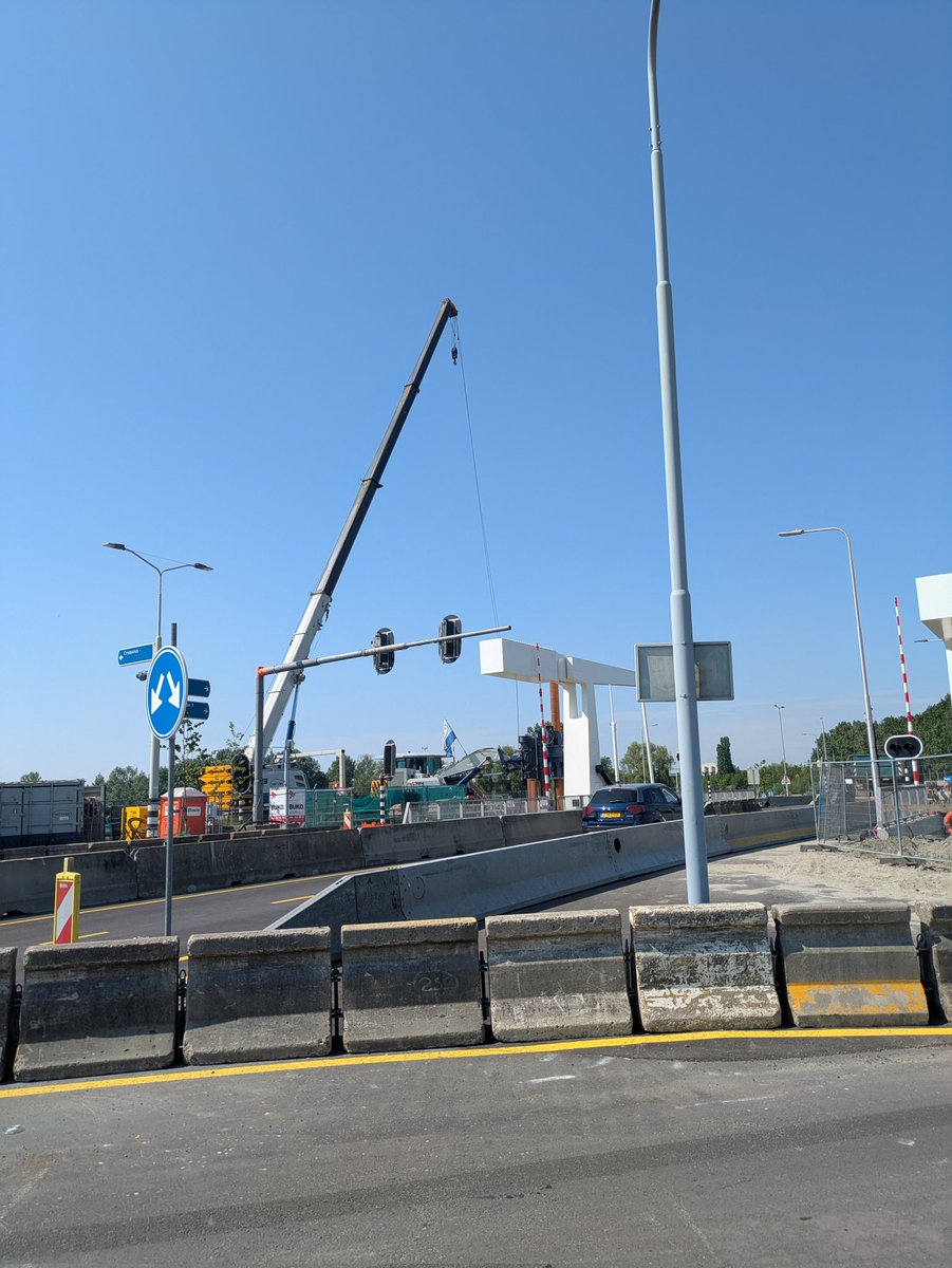 janpaulbour's tweet photo. #cruquiusbrug #fietsonderdoorgang @Cruquiusbrug https://t.co/kq8SzuGoQt