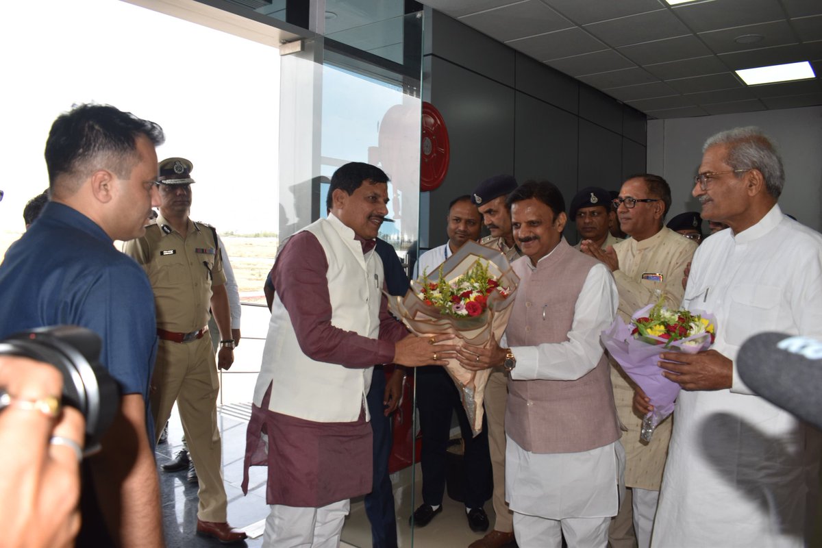 rshuklabjp's tweet image. आज रीवा की धरती पर पधारे मध्यप्रदेश के माननीय मुख्यमंत्री @DrMohanYadav51 जी का विमान तल पर आत्मीय स्वागत एवं अभिनंदन किया।