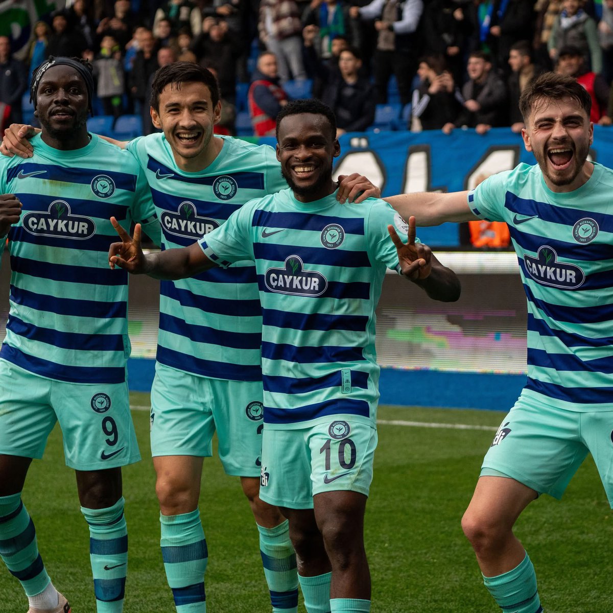 🦂🇬🇲 striker Ali Sowe put up an impressive display for Turkish 🇹🇷 Super Lig side Rizespor, scoring and providing an assist for 🇳🇬Olawoyin in their 2-0 win at home to Gaziantep FK

Sowe created the most chances in the match (2). He is now on 15 goals and one assist in 32 matches.