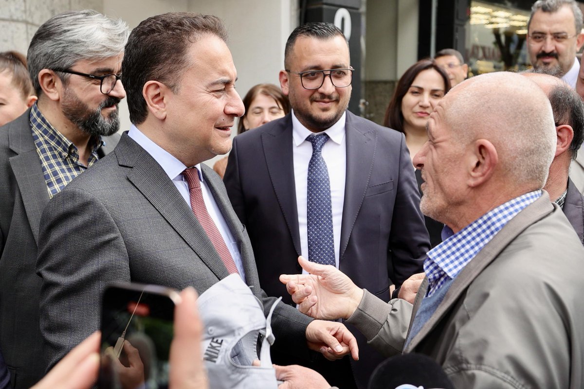 Tokat, Turhal ve Merzifon’daydık. 

Esnafımızla, vatandaşlarımızla sohbet ettik. Sivil toplum kuruluşlarımızla; ticaret, sanayi ve meslek odalarımızla toplantılar yaptık.

Sıcak misafirperverlikleriyle bizi karşılayan, programımızda bizlere eşlik eden herkese teşekkür ediyorum.