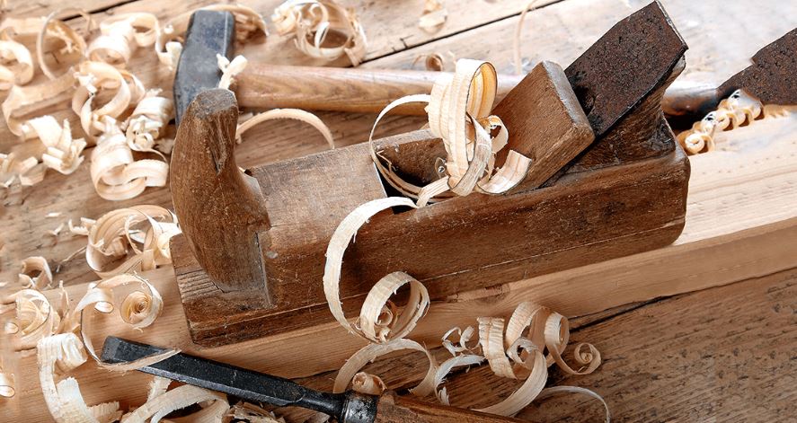 AxelThill's tweet image. Schneeflocken wollen das Hobeln verbieten, weil Späne fallen könnten