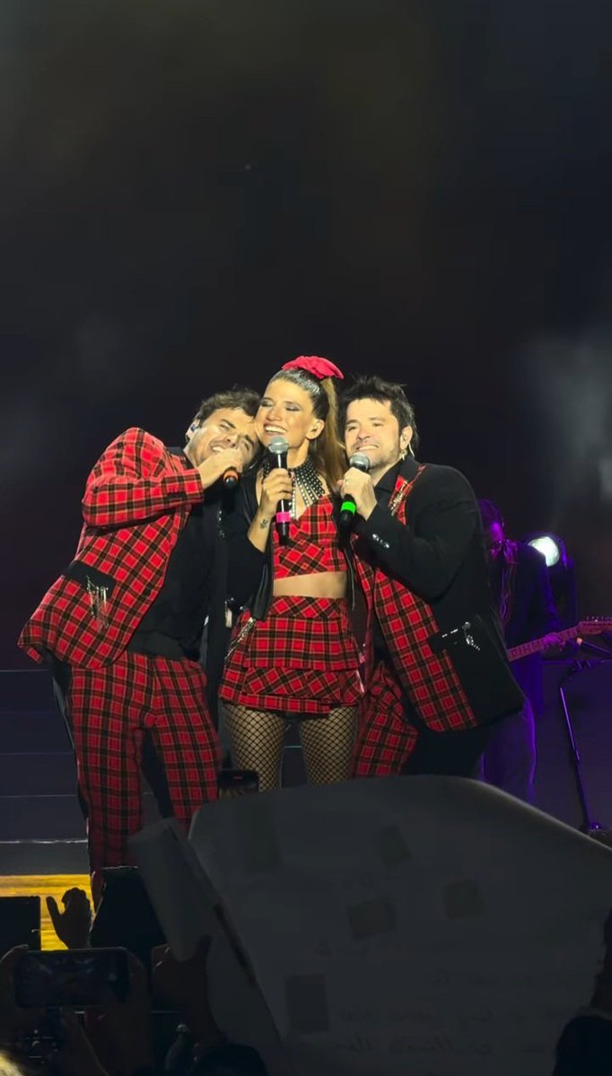 Cande⁴³ tweet media