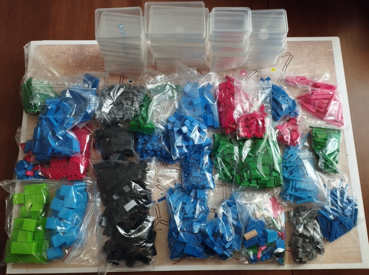 BambotPiotr's tweet image. I just opened a package from Cube4Me and inside is a lot of wooden goods, perfect for use in wargaming education.