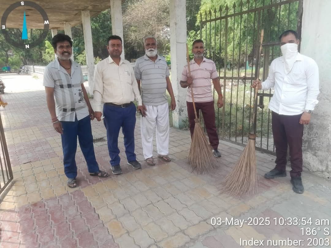 Kunwar Vijay Pratap Singh (@kvijaypratap) on Twitter photo Clean Amritsar Green Amritsar at 88 foot road Shamashan ghat.
(88 เจซเฉเฉฑเจ เจฐเฉเจก เจธเจผเจฎเจธเจผเจพเจจ เจเจพเจ 'เจคเฉ)
เจตเจฟเจเจชเจ เจธเจซเจพเจ เจฎเฉเจนเจฟเฉฐเจฎ; เจเจธ เจเจเฉเจนเจพ 'เจคเฉ เจฆเฉเจเฉ เจตเจพเจฐเฅค
เจตเฉฑเจกเฉ เจธเฉฐเจเจฟเจ เจตเจฟเฉฑเจ เจเจฒเจพเจเจพ เจจเจฟเจตเจพเจธเฉเจเจ เจจเฉ เจนเจฟเฉฑเจธเจพ เจฒเจฟเจเฅค Clean Amritsar Green Amritsar at 88 foot road Shamashan ghat.
(88 เจซเฉเฉฑเจ เจฐเฉเจก เจธเจผเจฎเจธเจผเจพเจจ เจเจพเจ 'เจคเฉ)
เจตเจฟเจเจชเจ เจธเจซเจพเจ เจฎเฉเจนเจฟเฉฐเจฎ; เจเจธ เจเจเฉเจนเจพ 'เจคเฉ เจฆเฉเจเฉ เจตเจพเจฐเฅค
เจตเฉฑเจกเฉ เจธเฉฐเจเจฟเจ เจตเจฟเฉฑเจ เจเจฒเจพเจเจพ เจจเจฟเจตเจพเจธเฉเจเจ เจจเฉ เจนเจฟเฉฑเจธเจพ เจฒเจฟเจเฅค