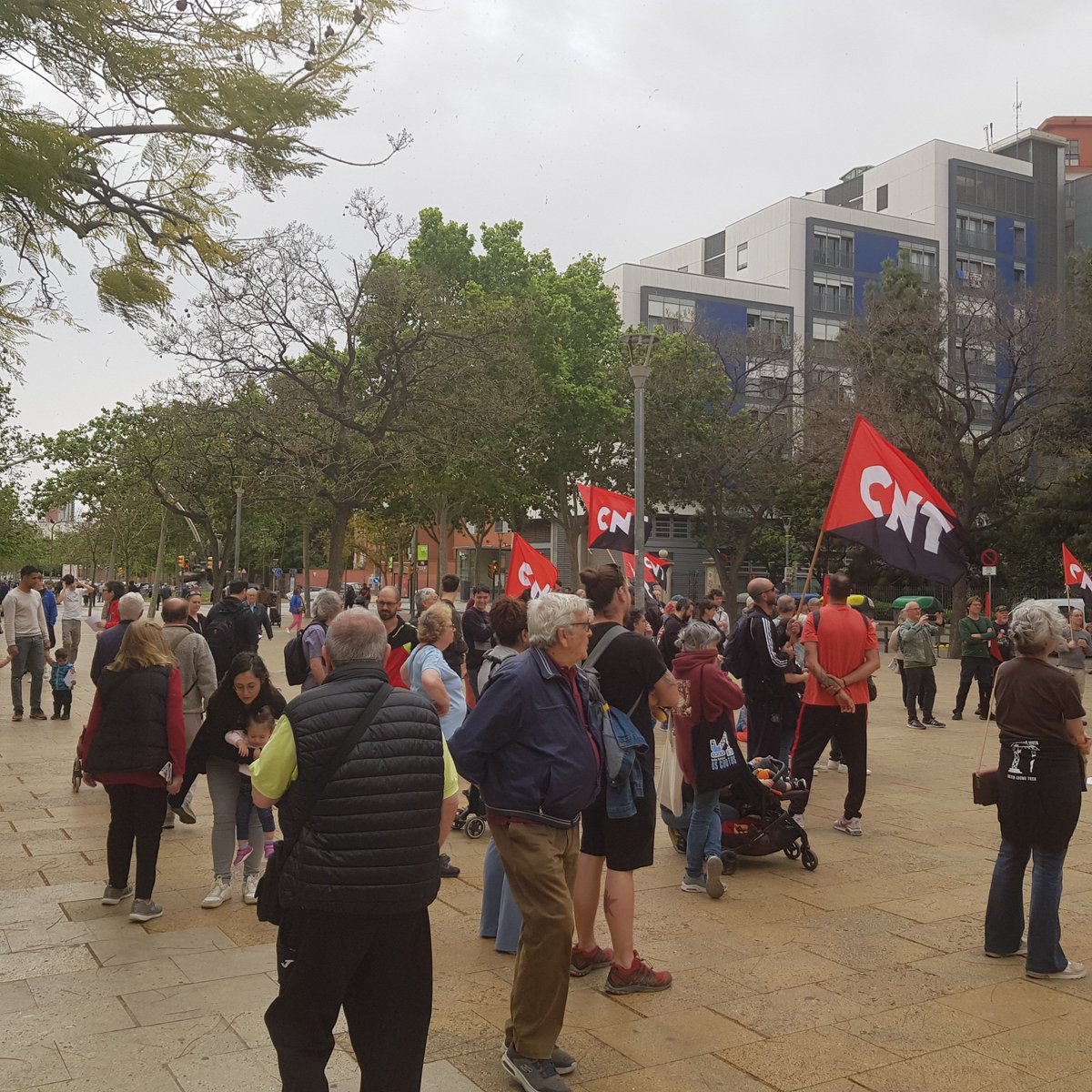 sindicatLH's tweet photo. 1er de Maig a l'Hospitalet.

Gràcies pel vostre suport!!

#aliançasindical
#modelsindical https://t.co/0yp8x1hEjj
