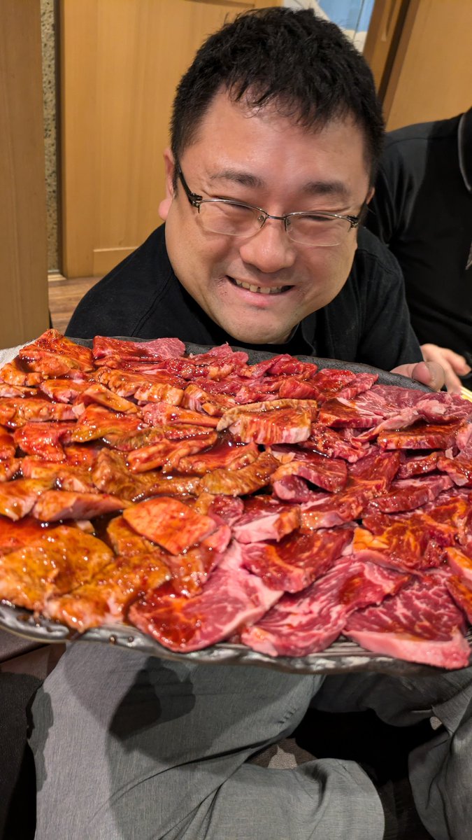 NaniwaSecurity's tweet photo. 浪速セキュリティーの本番スタート！ https://t.co/mq9KS7wig1
